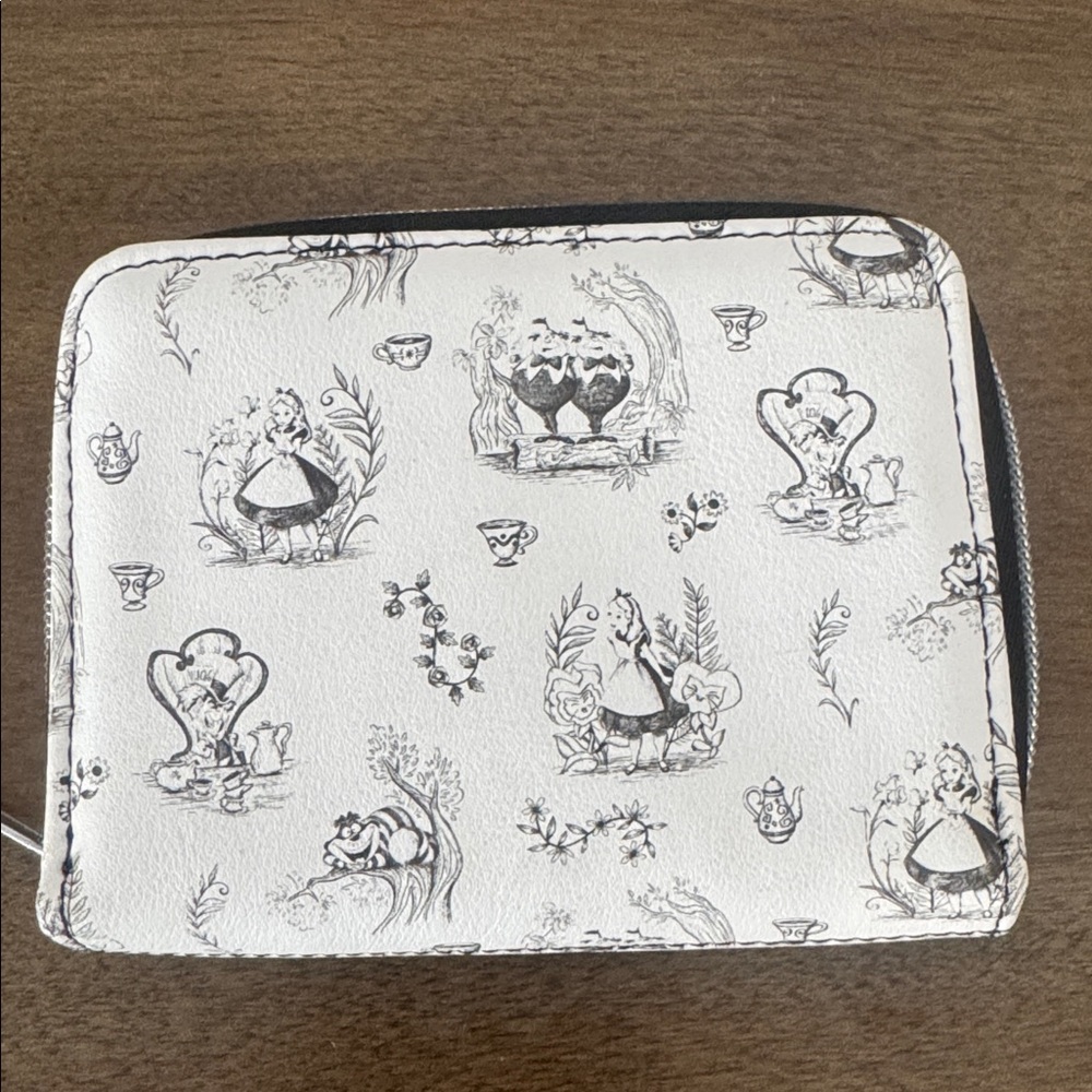 Disney Loungefly Alice in wonderland sketch wallet - Picture 5 of 8